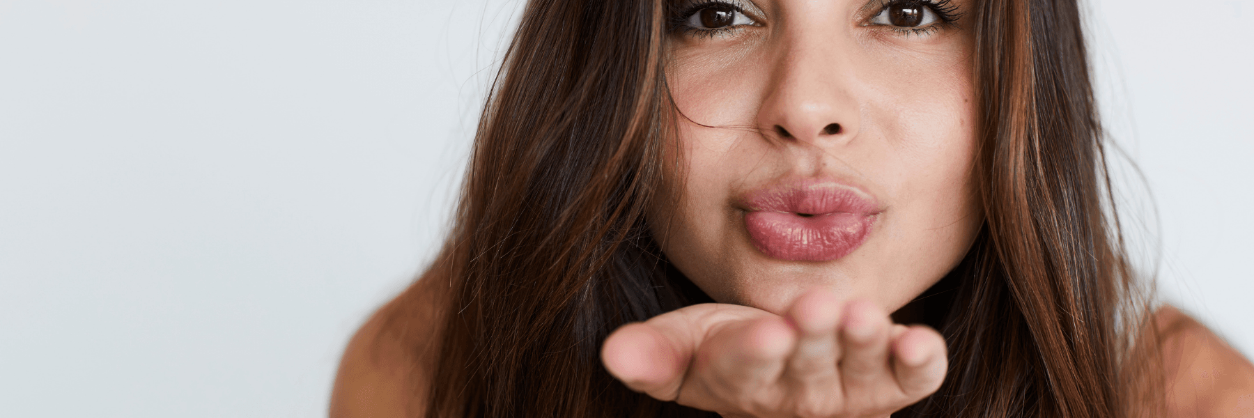 Perchè gli uomini vogliono baciare le Escort?